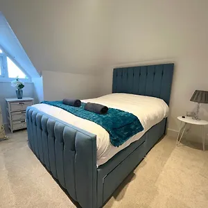 12 Windsor Court, Ferndown